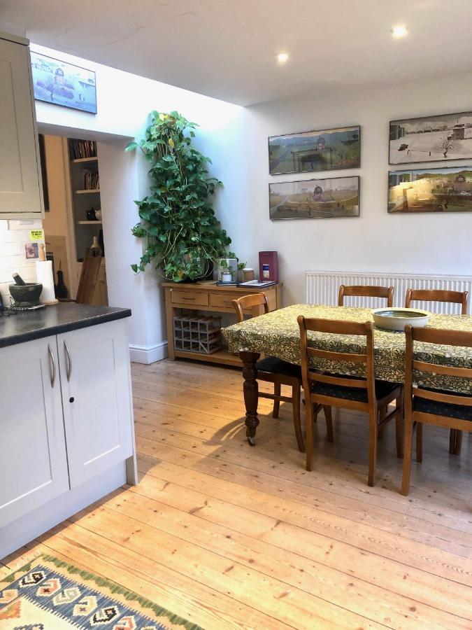 Lauras Townhouse Apartments Thomas Street Townhouse Μπαθ Εξωτερικό φωτογραφία
